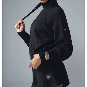 ALO waffle weekend escape mock neck